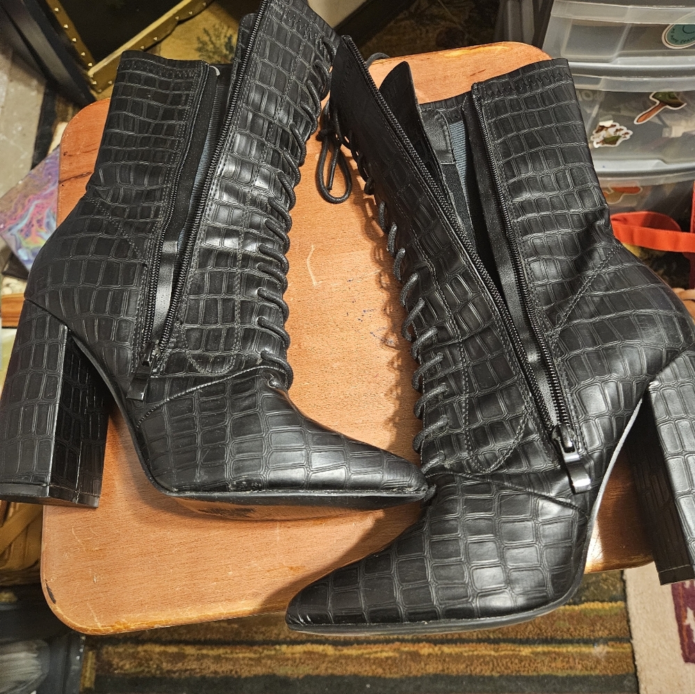 Black Croc-Embossed Ankle Boots By Nasty Gal